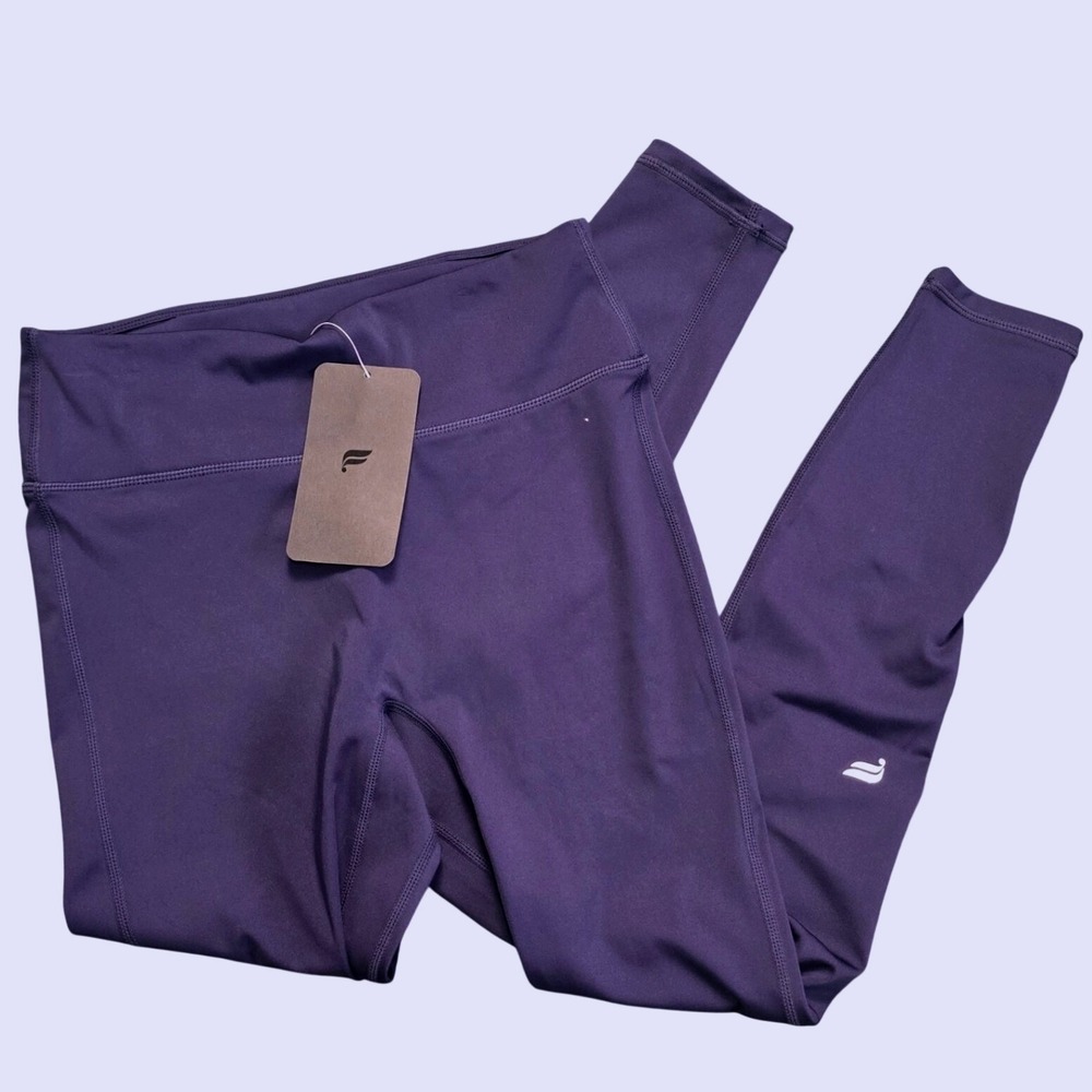 Fabletics Anywhere Motion365+ High-Waisted Legging Short Navy Blue Sz Medium NWT